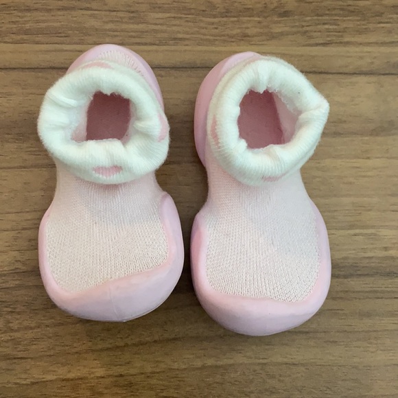 3/ $20 - Go-Shins Baby Shoes - crawler collection - Picture 5 of 8